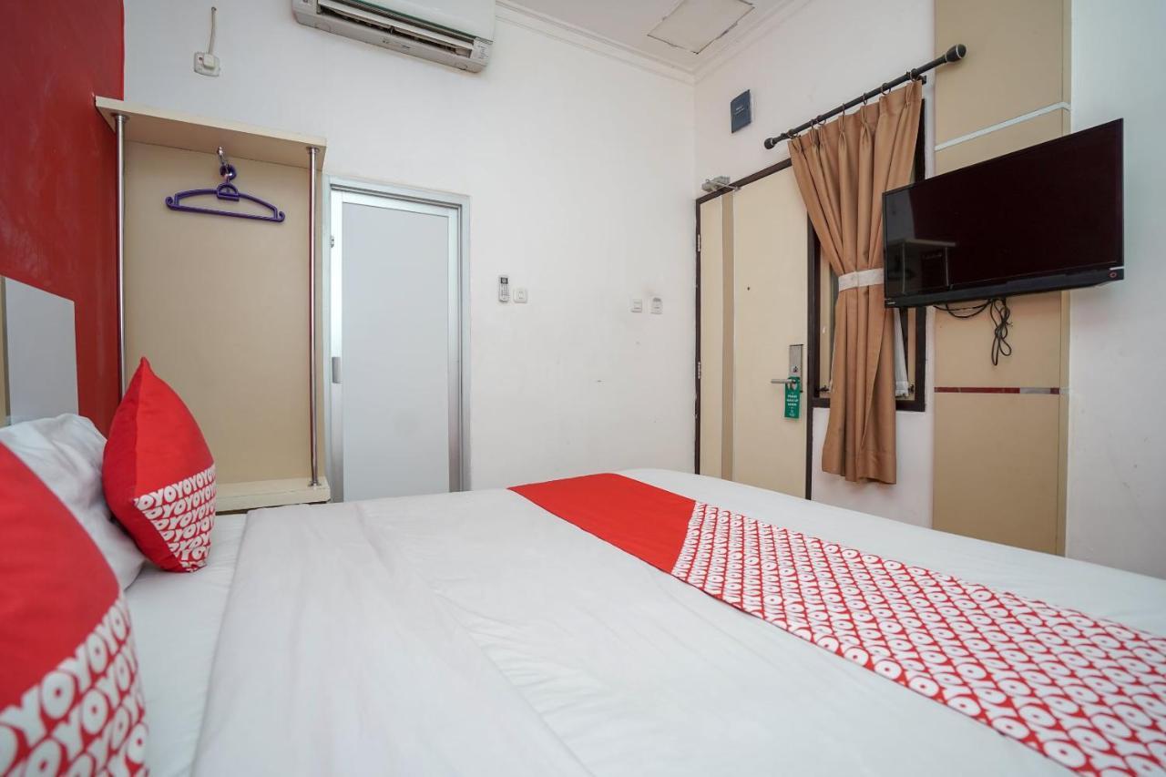 פאלמבאנג Oyo 575 Blessing Hotel מראה חיצוני תמונה