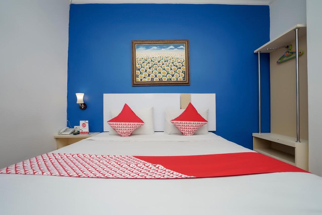 פאלמבאנג Oyo 575 Blessing Hotel מראה חיצוני תמונה