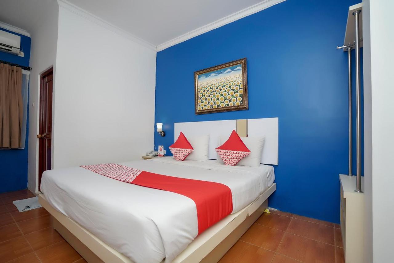 פאלמבאנג Oyo 575 Blessing Hotel מראה חיצוני תמונה