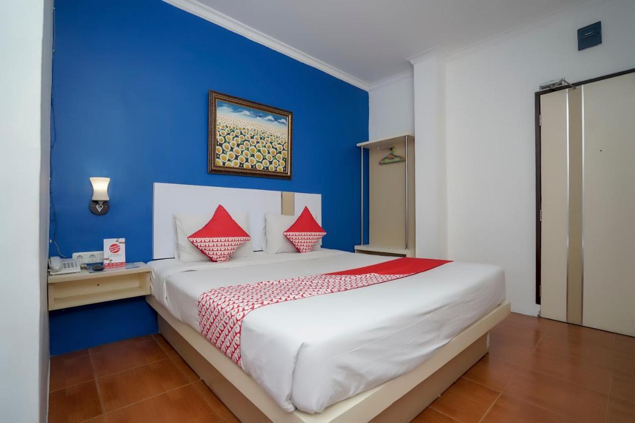 פאלמבאנג Oyo 575 Blessing Hotel מראה חיצוני תמונה