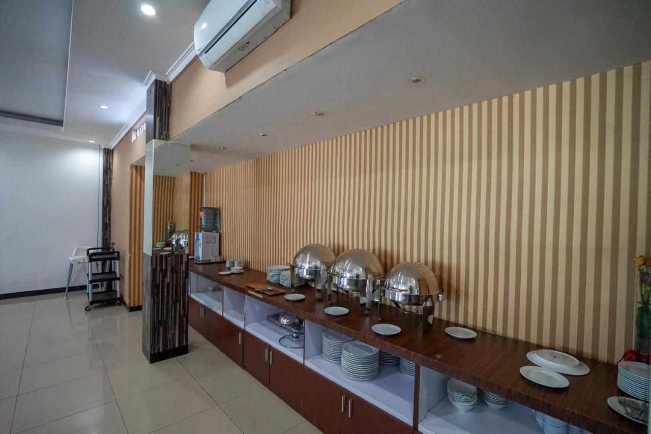פאלמבאנג Oyo 575 Blessing Hotel מראה חיצוני תמונה