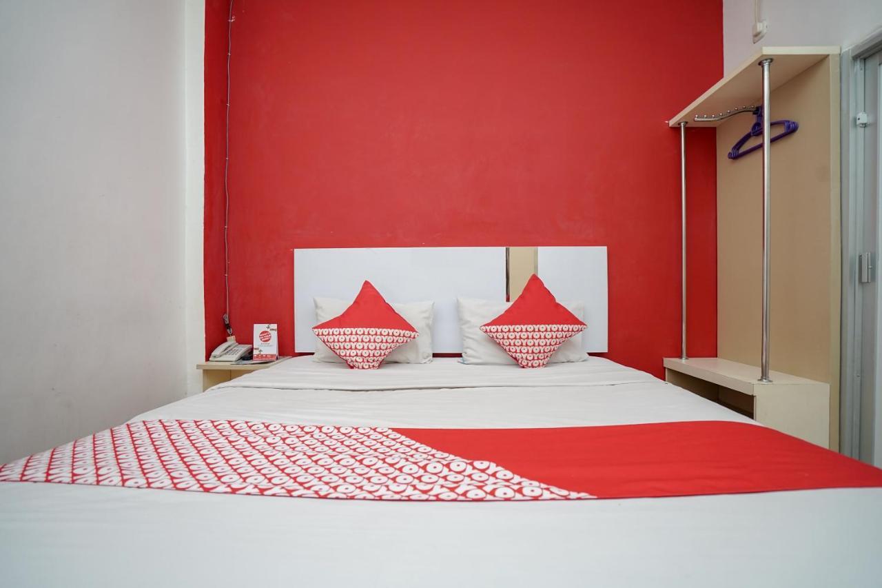 פאלמבאנג Oyo 575 Blessing Hotel מראה חיצוני תמונה